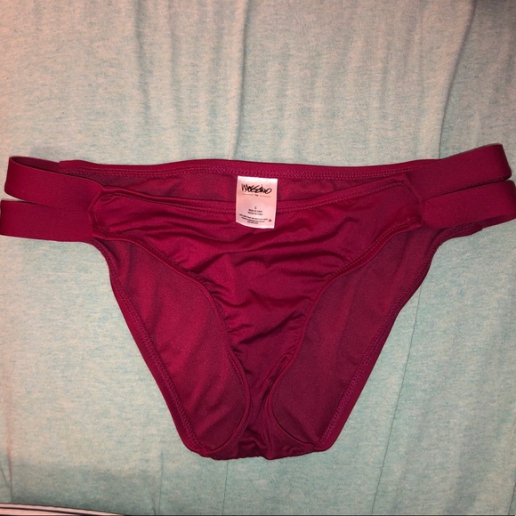 Maroon bathing suit - Picture 2 of 4